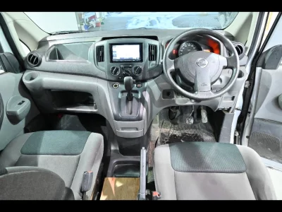 NISSAN NV200