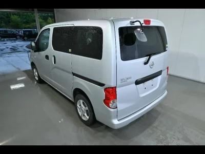 NISSAN NV200