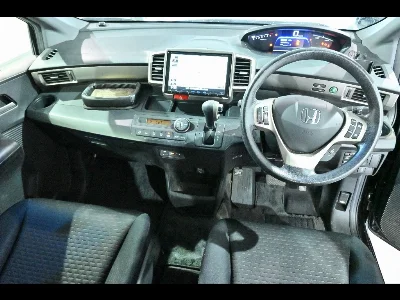 HONDA FREED SPIKE