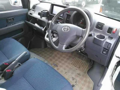 TOYOTA PIXIS VAN