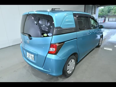 HONDA FREED SPIKE