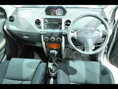 TOYOTA IST