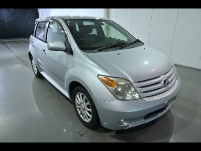 TOYOTA IST