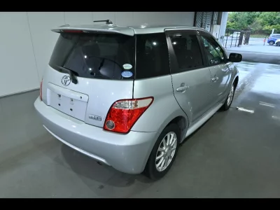 TOYOTA IST