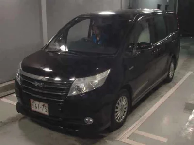 TOYOTA NOAH