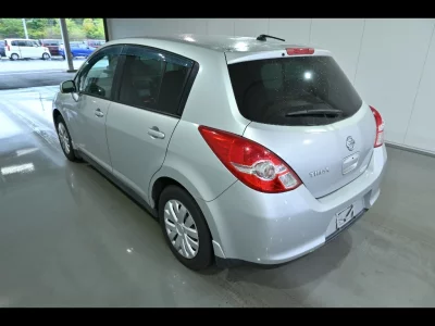 NISSAN TIIDA