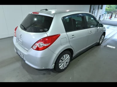 NISSAN TIIDA
