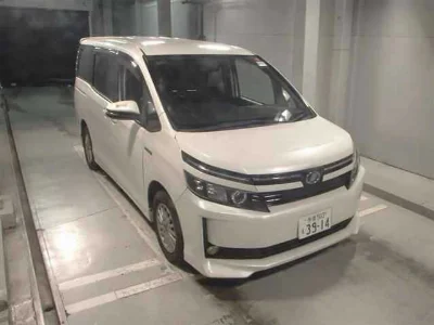 TOYOTA VOXY
