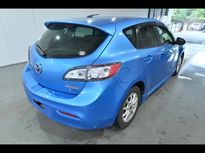 MAZDA AXELA