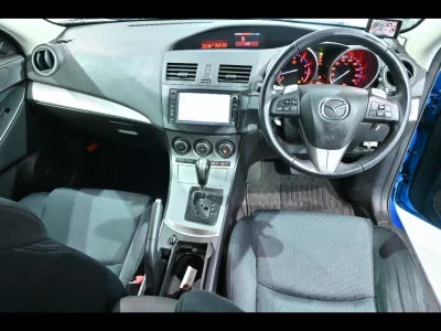MAZDA AXELA
