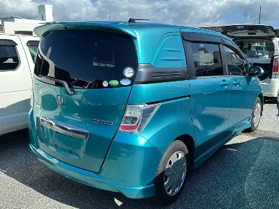 HONDA FREED SPIKE