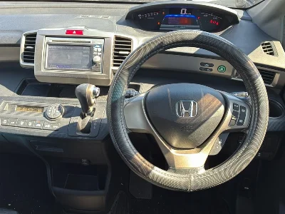 HONDA FREED SPIKE