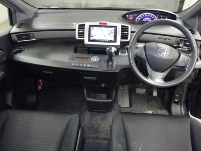HONDA FREED SPIKE