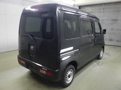 TOYOTA PIXIS VAN