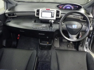 HONDA FREED SPIKE