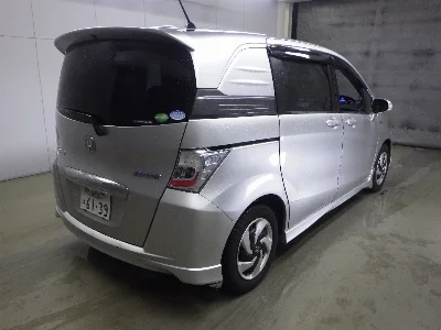 HONDA FREED SPIKE