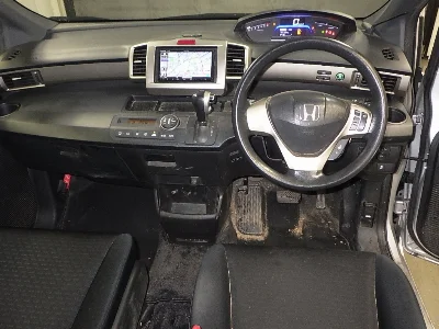 HONDA FREED SPIKE