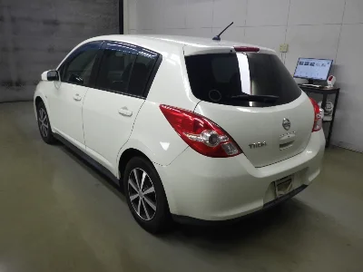 NISSAN TIIDA