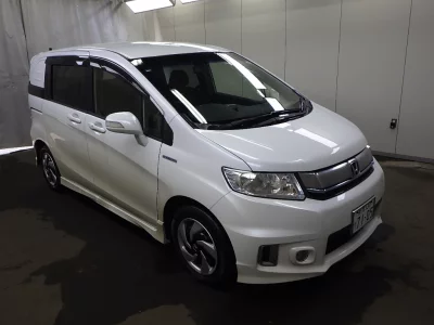 HONDA FREED SPIKE