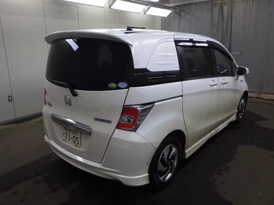 HONDA FREED SPIKE