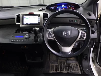 HONDA FREED SPIKE