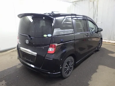 HONDA FREED SPIKE