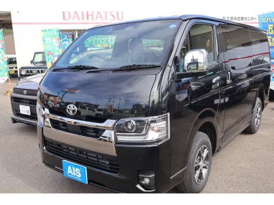 TOYOTA HIACE VAN