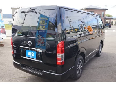 TOYOTA HIACE VAN