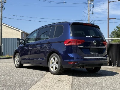 VOLKSWAGEN GOLF TOURAN