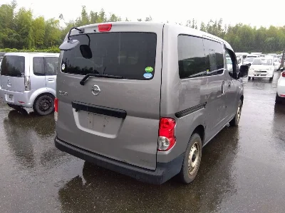 NISSAN NV200