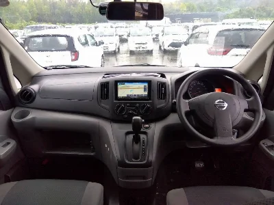 NISSAN NV200