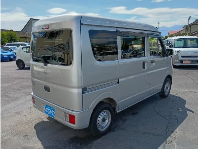 NISSAN CLIPPER VAN