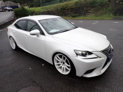 LEXUS IS