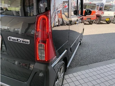 DAIHATSU TANTO FUN CROSS