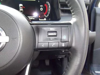 NISSAN AURA