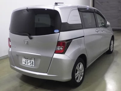 HONDA FREED SPIKE