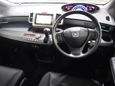 HONDA FREED SPIKE