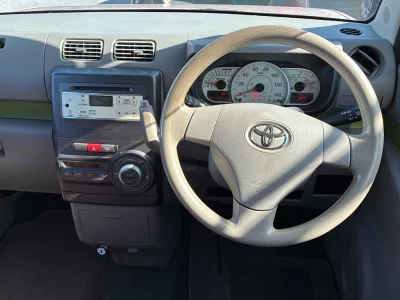 TOYOTA PIXIS SPACE