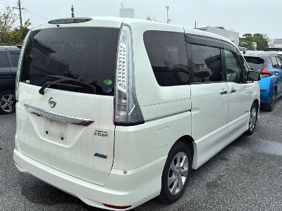 NISSAN SERENA