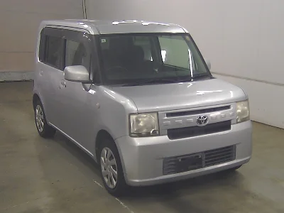 TOYOTA PIXIS SPACE