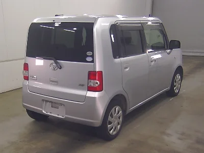 TOYOTA PIXIS SPACE