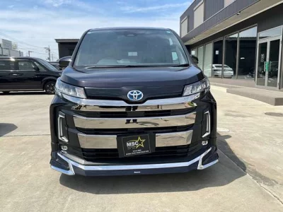 TOYOTA NOAH