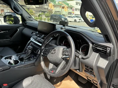 TOYOTA LAND CRUISER