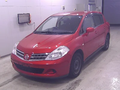 NISSAN TIIDA