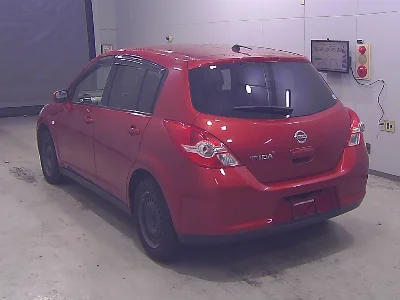 NISSAN TIIDA