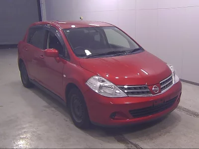 NISSAN TIIDA