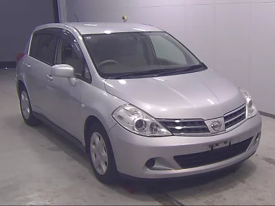 NISSAN TIIDA