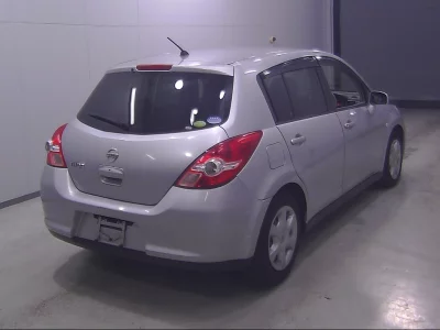 NISSAN TIIDA