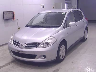 NISSAN TIIDA