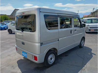 NISSAN CLIPPER VAN